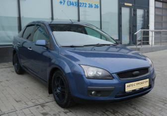 Подержанный автомобиль Ford Focus Sedan 2007 года (7 фото)