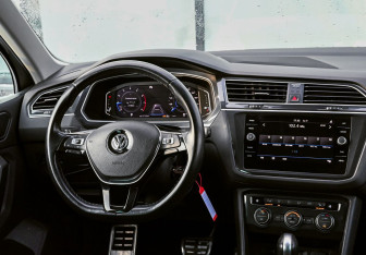 Подержанный автомобиль Volkswagen Tiguan 2019 года (19 фото)