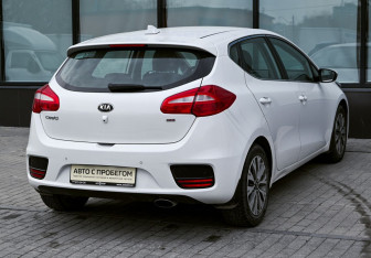 Подержанный автомобиль Kia Ceed Hatchback 2018 года (5 фото)