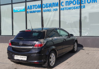 Подержанный автомобиль Opel Astra Hatchback 2008 года (5 фото)