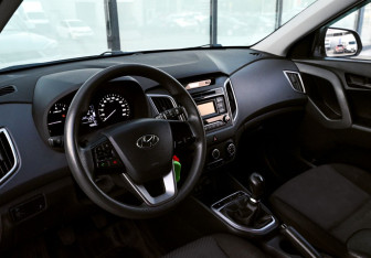 Подержанный автомобиль Hyundai Creta 2017 года (19 фото)