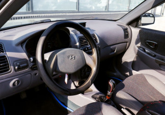 Подержанный автомобиль Hyundai Accent Sedan 2008 года (14 фото)