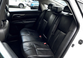 Подержанный автомобиль Nissan Teana 2014 года (18 фото)