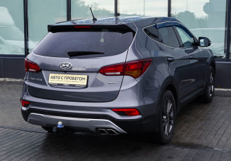 Подержанный автомобиль Hyundai Santa Fe 2015 года (18 фото)