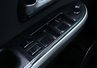 Подержанный автомобиль Suzuki Grand Vitara 2008 года (11 фото)