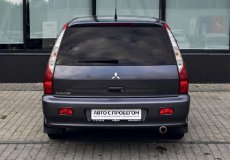 Подержанный автомобиль Mitsubishi Lancer Wagon 2008 года (4 фото)