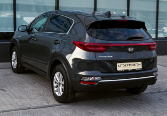 Подержанный автомобиль Kia Sportage 2019 года (3 фото)