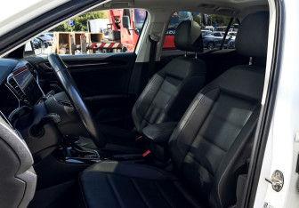 Подержанный автомобиль Volkswagen T-Roc 2021 года (17 фото)
