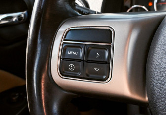 Подержанный автомобиль Jeep Compass 2012 года (13 фото)
