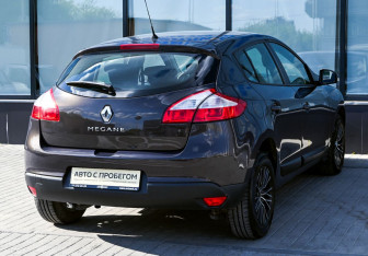 Подержанный автомобиль Renault Megane Hatchback 2013 года (5 фото)