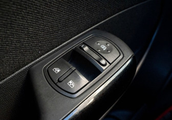 Подержанный автомобиль Opel Corsa 2008 года (17 фото)