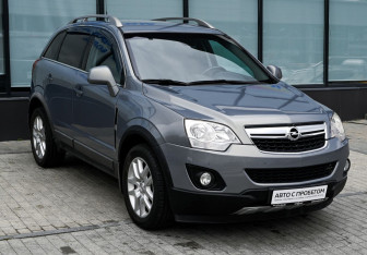 Подержанный автомобиль Opel Antara 2012 года (7 фото)