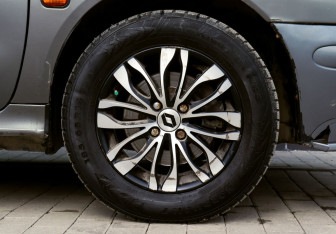 Подержанный автомобиль Renault Megane Sedan 2002 года (20 фото)