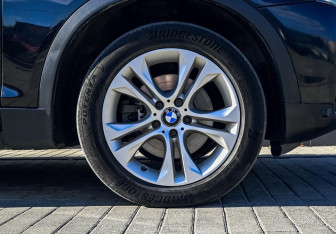 Подержанный автомобиль BMW X4 2015 года (20 фото)