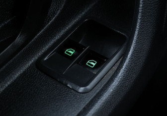 Подержанный автомобиль Skoda Fabia Hatchback 2010 года (11 фото)