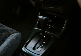 Подержанный автомобиль Honda Orthia 2000 года (14 фото)