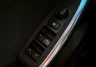 Подержанный автомобиль Mazda CX-5 2012 года (12 фото)