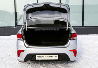 Подержанный автомобиль Kia Rio Sedan 2017 года (20 фото)