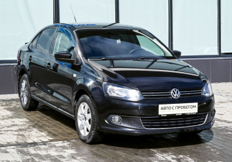 Подержанный автомобиль Volkswagen Polo Sedan 2012 года (7 фото)