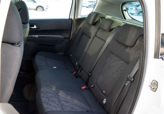 Подержанный автомобиль Peugeot 3008 2012 года (17 фото)