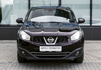 Подержанный автомобиль Nissan Qashqai 2013 года (8 фото)