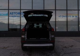 Подержанный автомобиль Geely Atlas Pro 2022 года (21 фото)