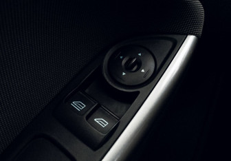 Подержанный автомобиль Ford Focus Hatchback 2012 года (12 фото)