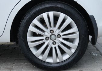 Подержанный автомобиль Opel Corsa 2012 года (19 фото)