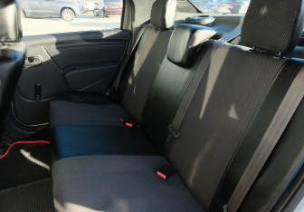 Подержанный автомобиль Renault Logan Sedan 2013 года (16 фото)