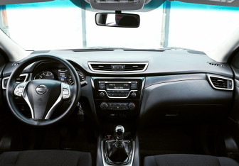 Подержанный автомобиль Nissan Qashqai 2014 года (19 фото)