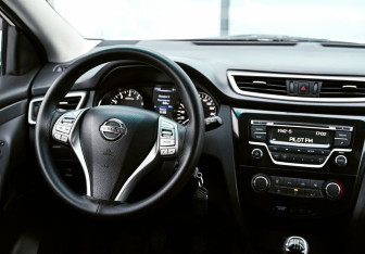 Подержанный автомобиль Nissan Qashqai 2014 года (20 фото)