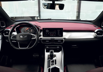 Подержанный автомобиль Geely Coolray 2022 года (20 фото)