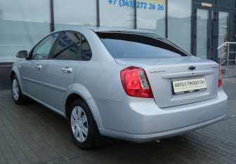 Подержанный автомобиль Chevrolet Lacetti Sedan 2007 года (3 фото)