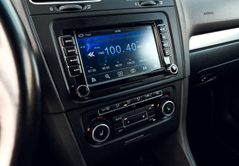 Подержанный автомобиль Volkswagen Golf Hatchback 2012 года (11 фото)