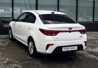 Подержанный автомобиль Kia Rio Sedan 2018 года (3 фото)