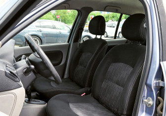 Подержанный автомобиль Renault Symbol 2008 года (15 фото)