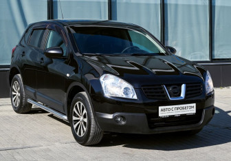 Подержанный автомобиль Nissan Qashqai 2008 года (7 фото)