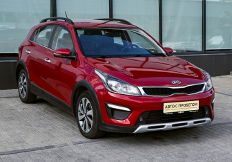 Подержанный автомобиль Kia Rio Hatchback 2018 года (7 фото)