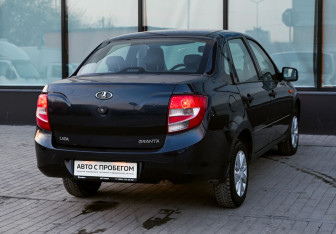 Подержанный автомобиль LADA (ВАЗ) Granta Sedan 2012 года (3 фото)
