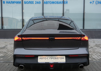 Подержанный автомобиль Changan UNI-V 2023 года (4 фото)