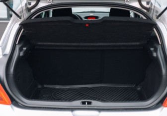 Подержанный автомобиль Peugeot 308 Hatchback 2010 года (16 фото)