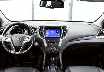 Подержанный автомобиль Hyundai Santa Fe 2017 года (18 фото)