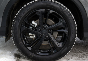 Подержанный автомобиль Geely Coolray 2024 года (19 фото)