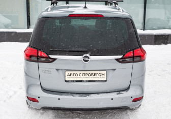 Подержанный автомобиль Opel Zafira Compactvan 2013 года (5 фото)