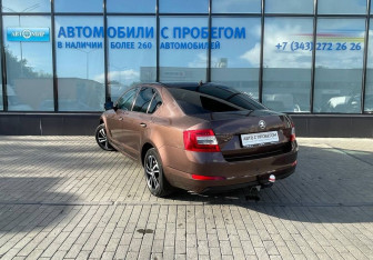 Подержанный автомобиль Skoda Octavia Liftback 2017 года (3 фото)