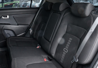 Подержанный автомобиль Kia Sportage 2010 года (20 фото)