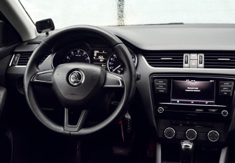 Подержанный автомобиль Skoda Octavia Liftback 2017 года (18 фото)