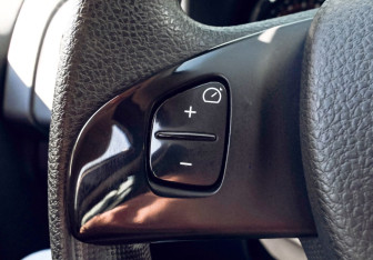 Подержанный автомобиль Renault Sandero 2017 года (14 фото)