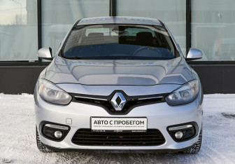 Подержанный автомобиль Renault Fluence 2014 года (8 фото)