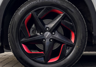 Подержанный автомобиль Omoda C5 2022 года (21 фото)